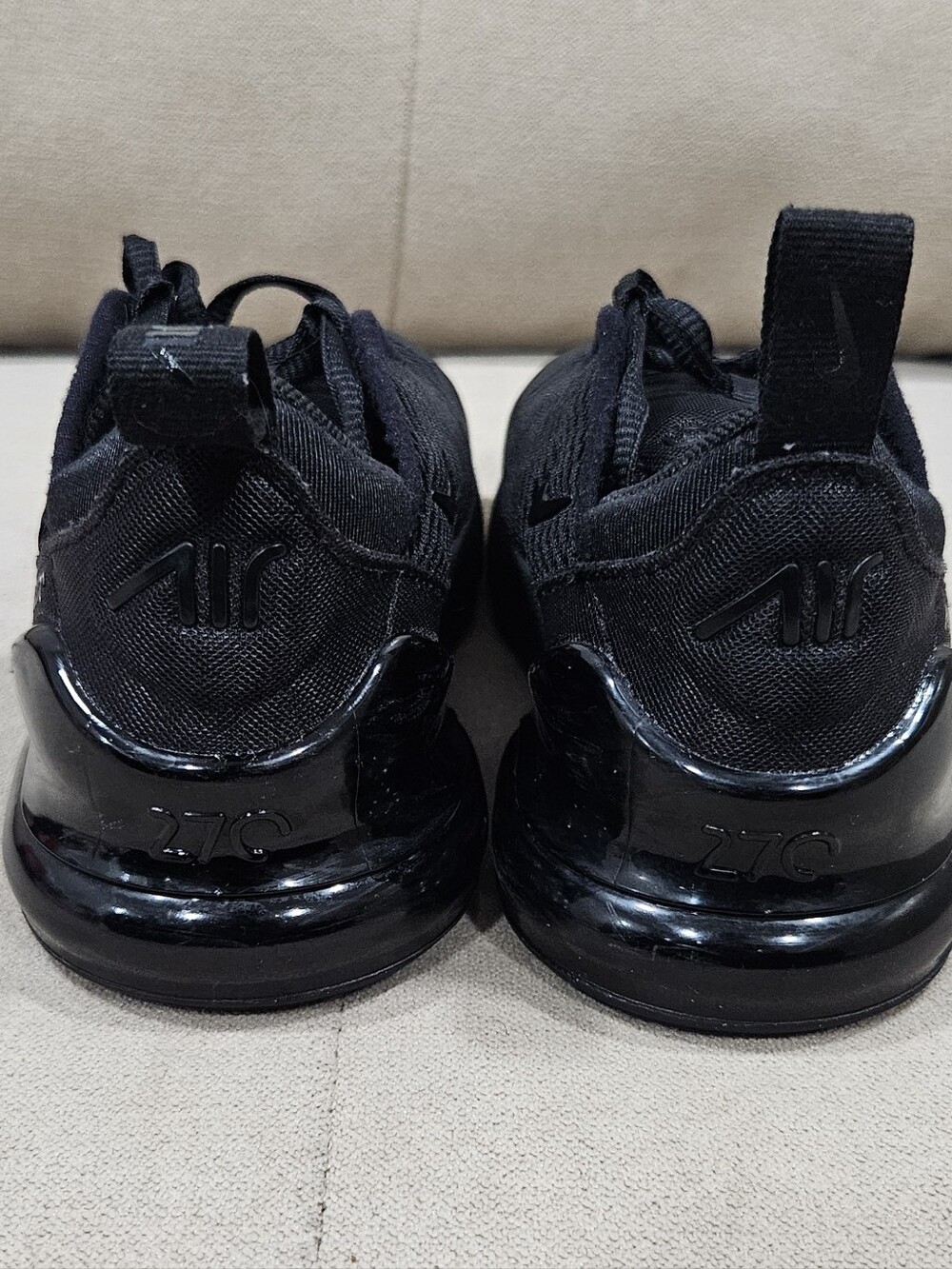 Nike Air 270 Black Mesh Running Sneakers with Subtle Swoosh - Picture 3 of 6